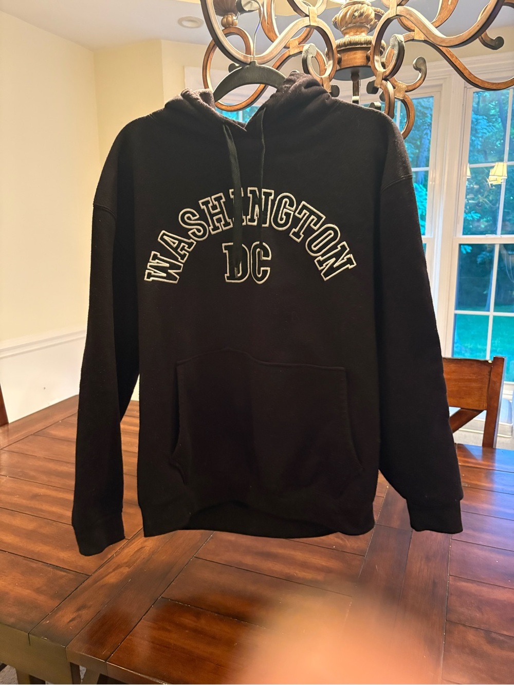 Men's Crewneck Hoodie Sweatshirt in Black - Washington DC Graphic